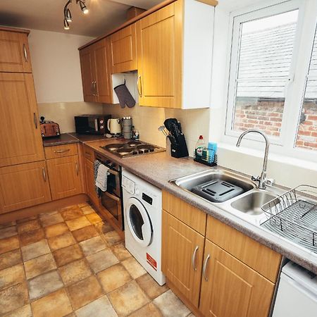 Cottages In Derbyshire, Oak Cottage Hazelwood ภายนอก รูปภาพ