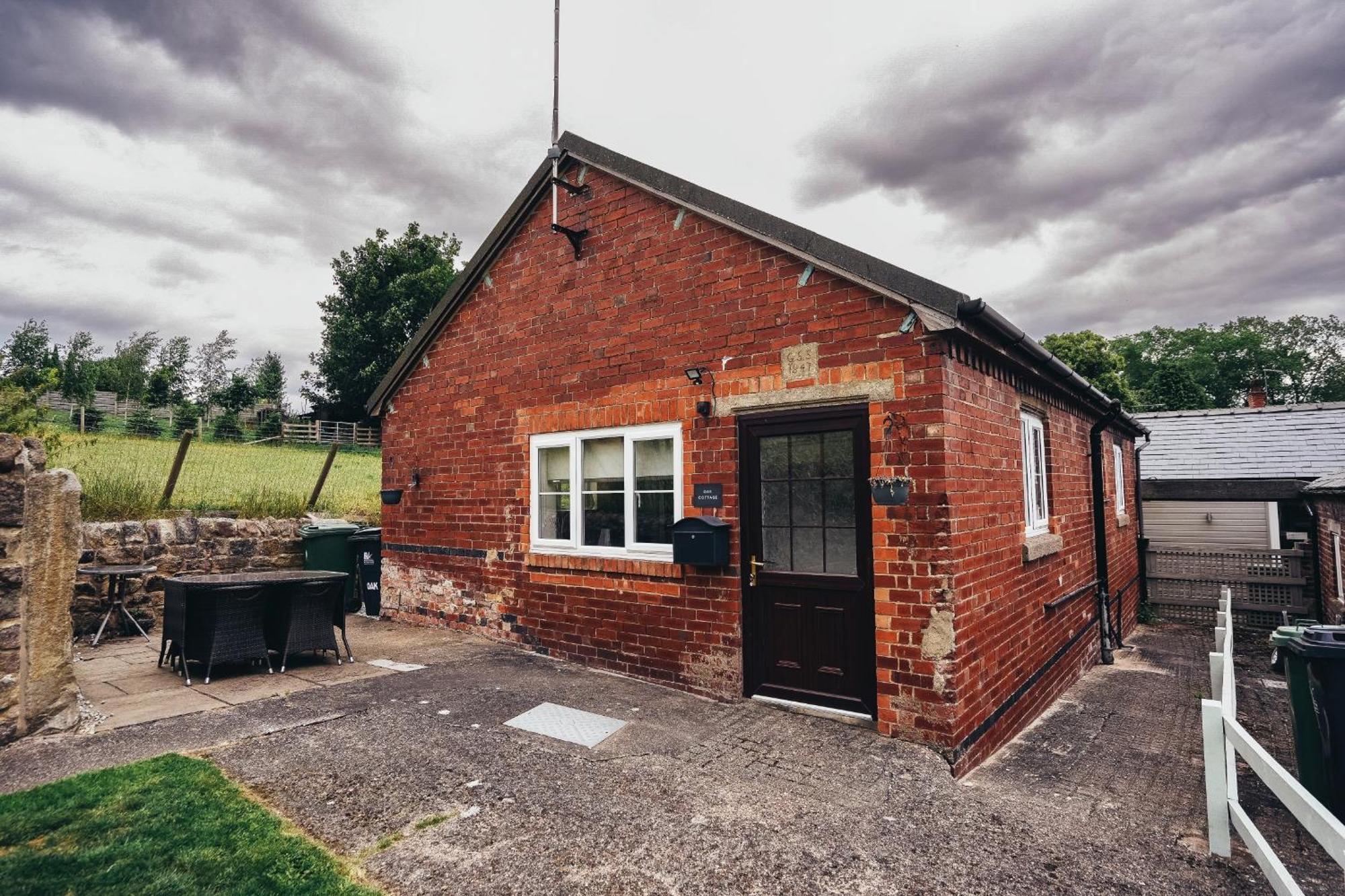 Cottages In Derbyshire, Oak Cottage Hazelwood ภายนอก รูปภาพ
